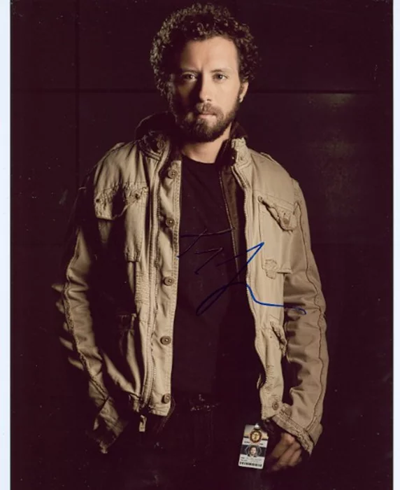 T.J. Thyne autograph
