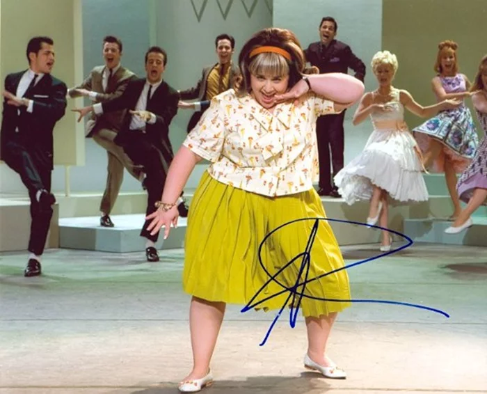 Nikki Blonsky autograph