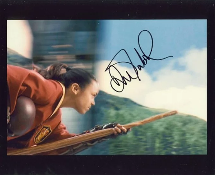 Danielle Tabor autograph