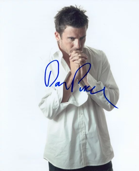 Dominic Purcell autograph