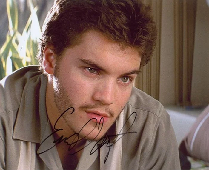 Emile Hirsch autograph