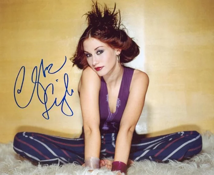 Chyler Leigh autograph