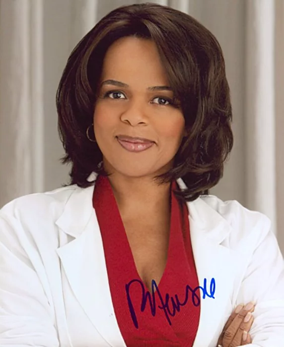 Paula Newsome autograph
