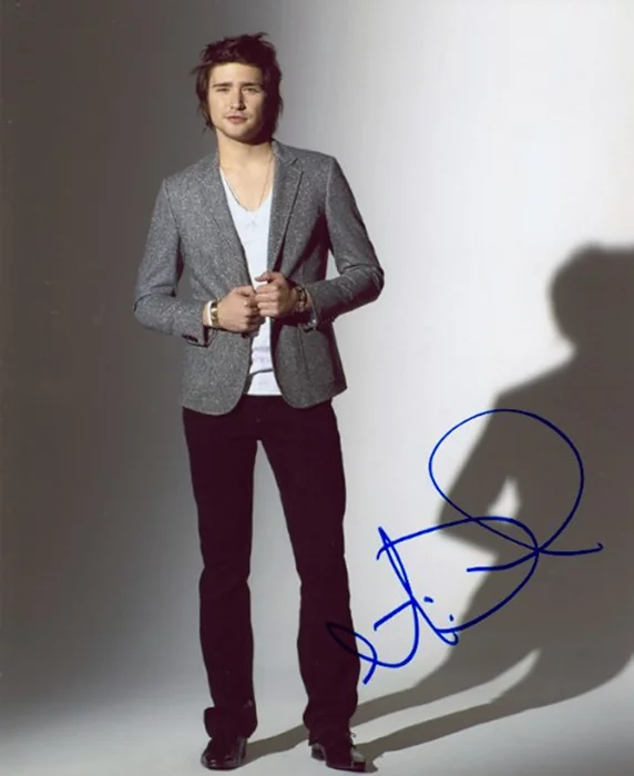 Matt Dallas autograph