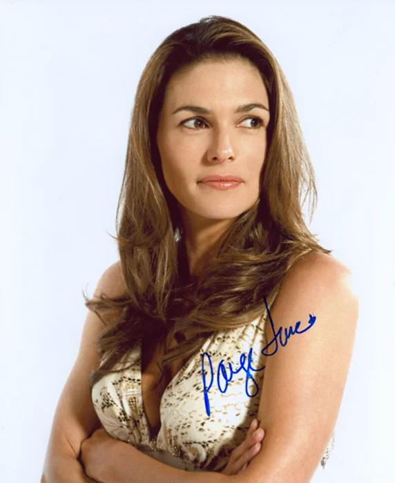 Paige Turco autograph