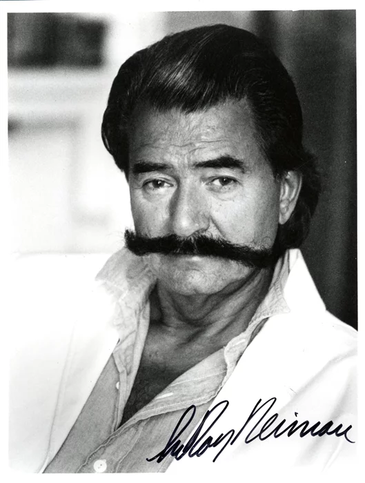 LeRoy Neiman autograph