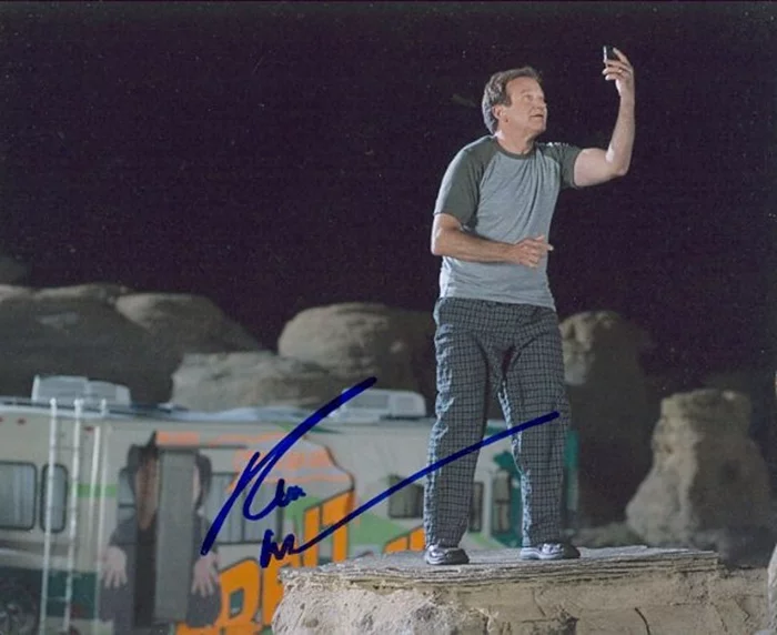 Robin Williams autograph
