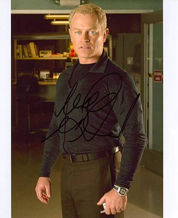 Neal McDonough autograph