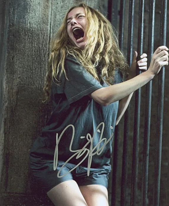 Bijou Phillips autograph