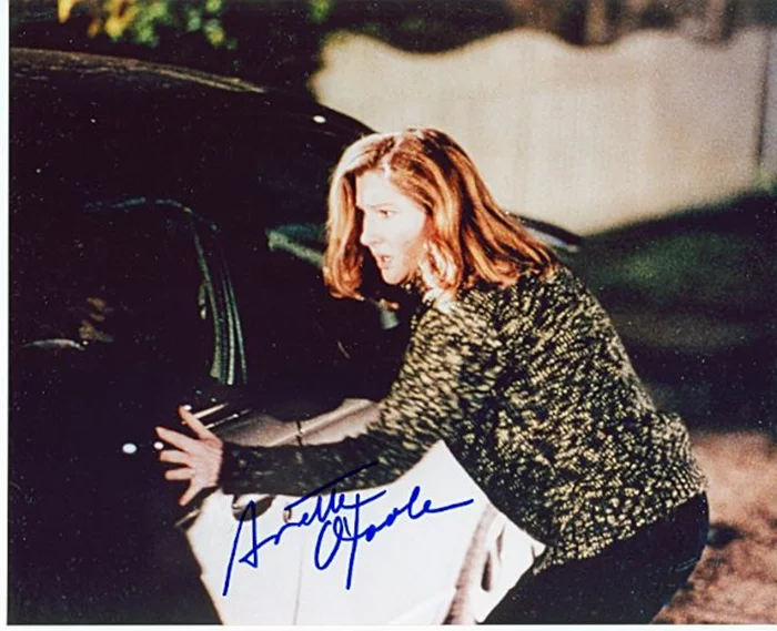 Annette O'Toole autograph