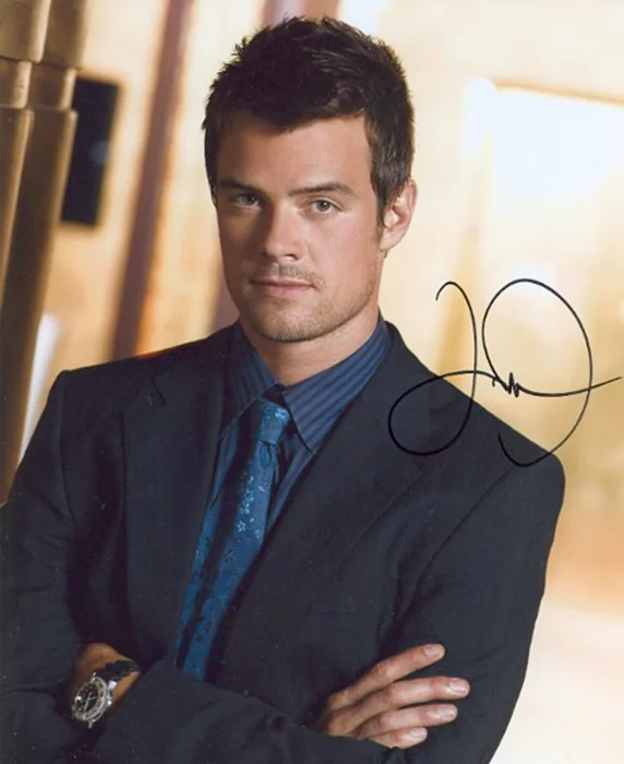 Josh Duhamel autograph