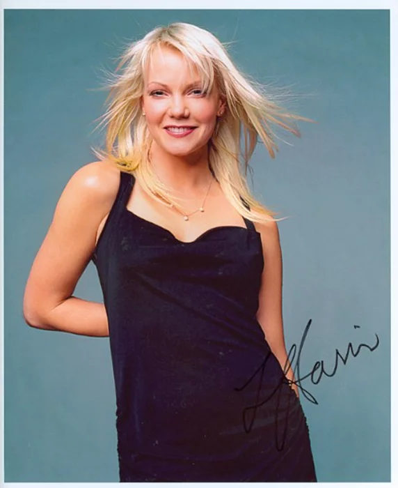 Laura Harris autograph