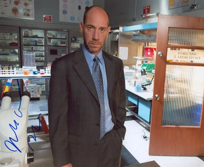Miguel Ferrer autograph