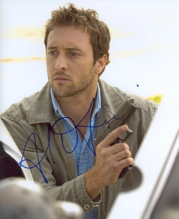 Alex O'Loughlin autograph