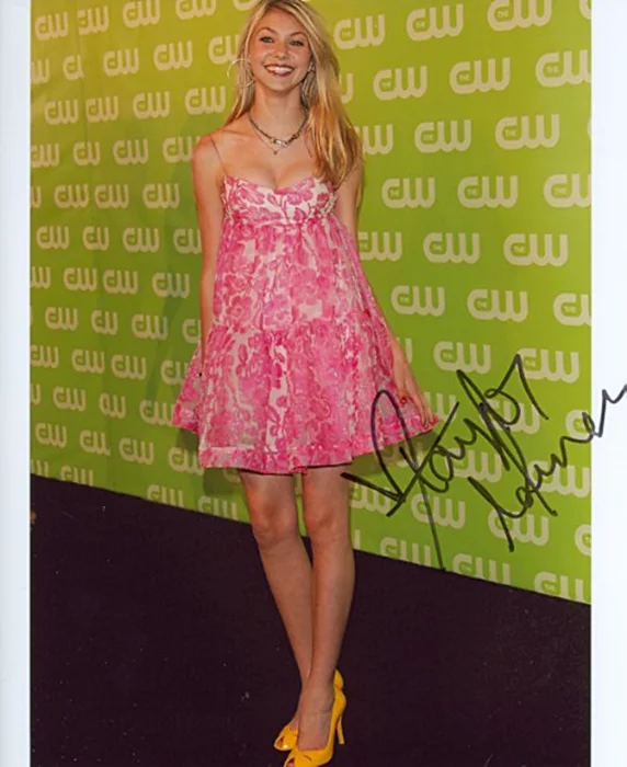 Taylor Momsen autograph