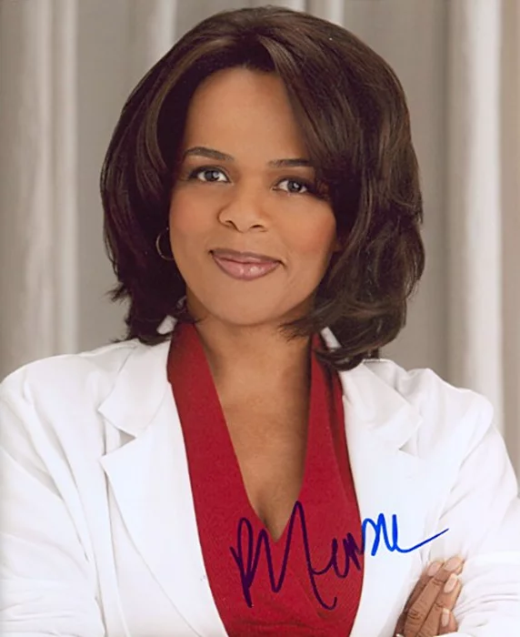 Paula Newsome autograph