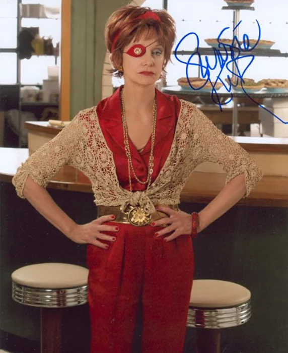 Swoosie Kurtz autograph
