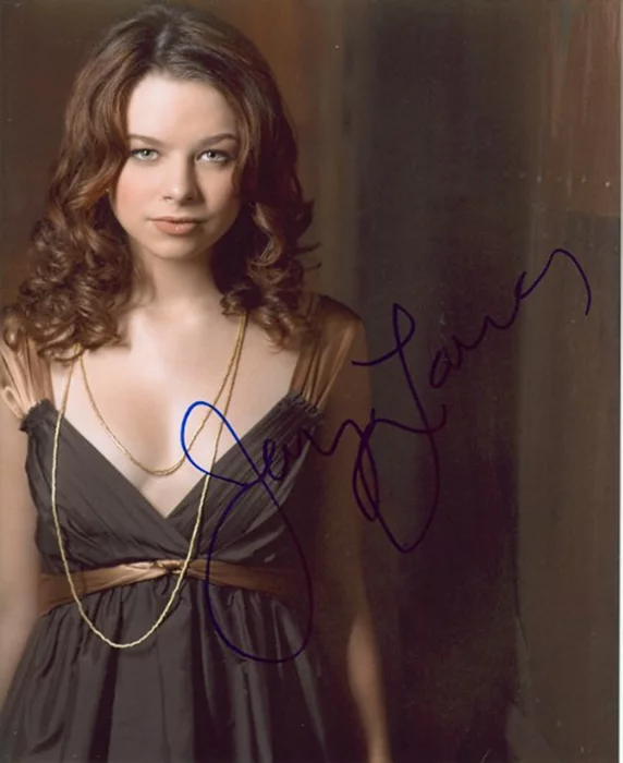 Joy Lauren autograph