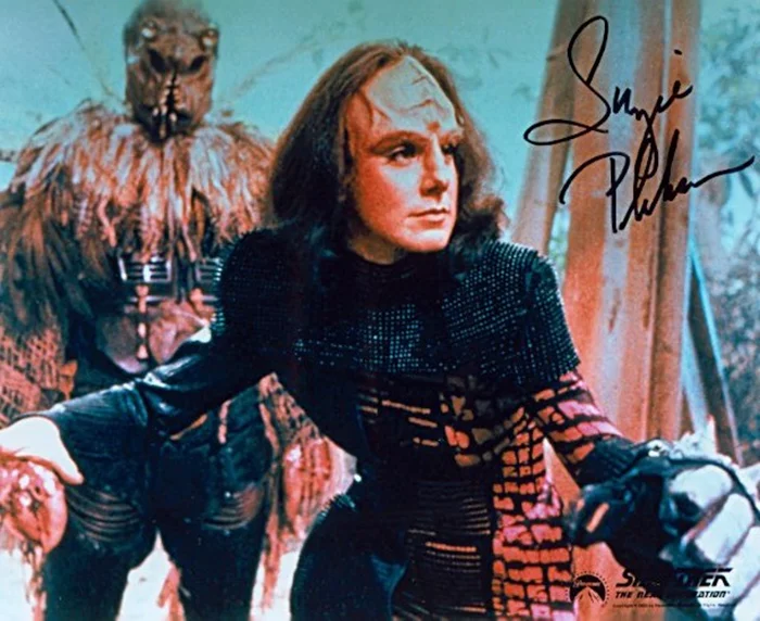 Suzie Plakson autograph
