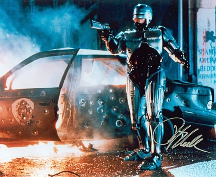Peter Weller autograph