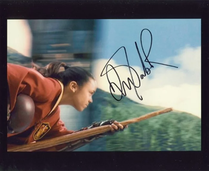 Danielle Tabor autograph