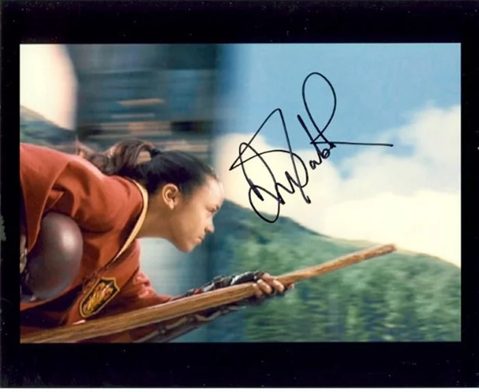 Danielle Tabor autograph