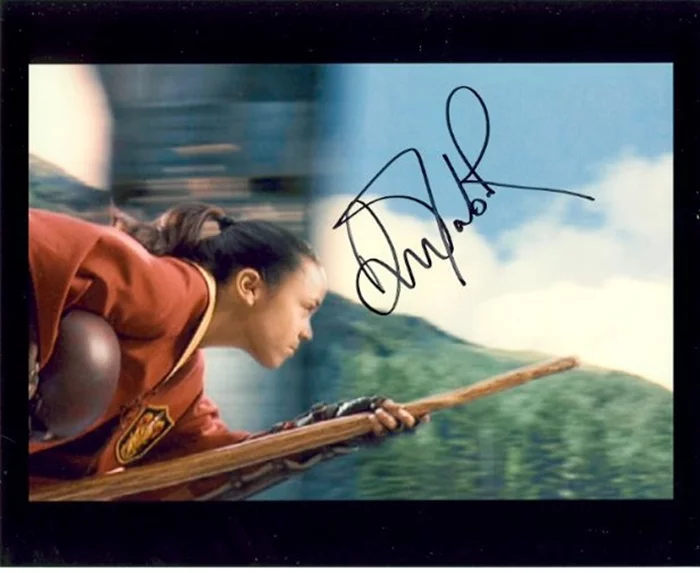 Danielle Tabor autograph