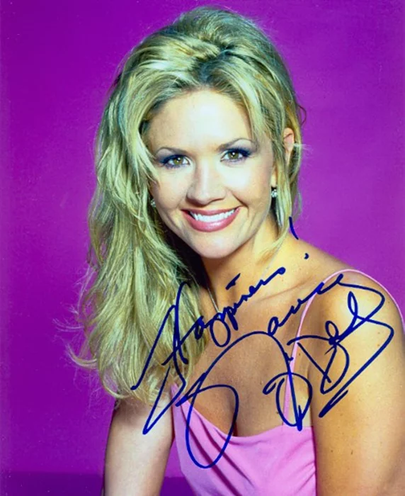 Nancy O'Dell autograph