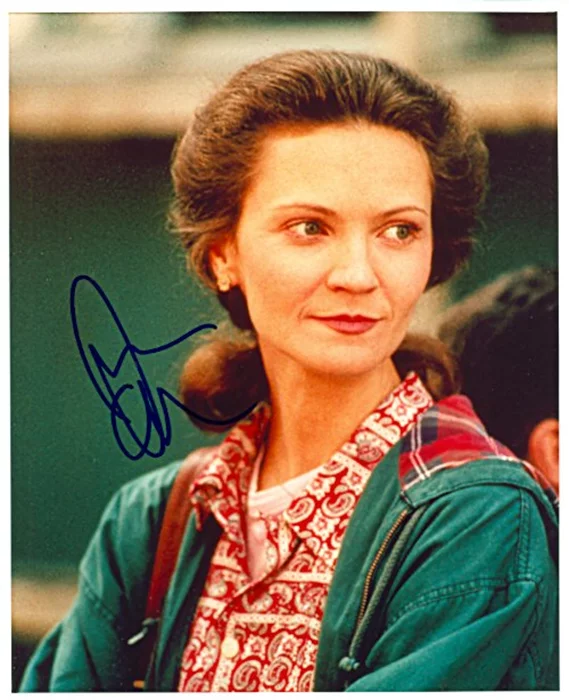 Joan Allen autograph
