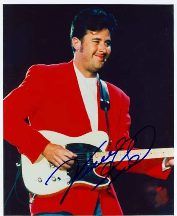 Vince Gill autograph