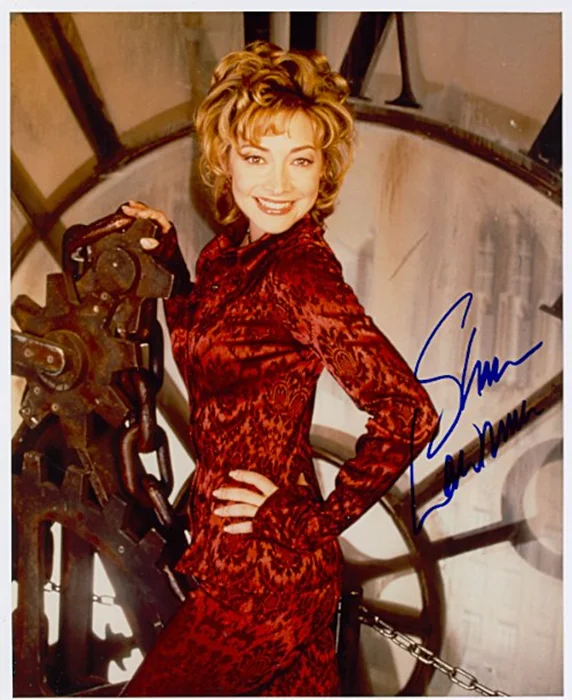 Sharon Lawrence autograph
