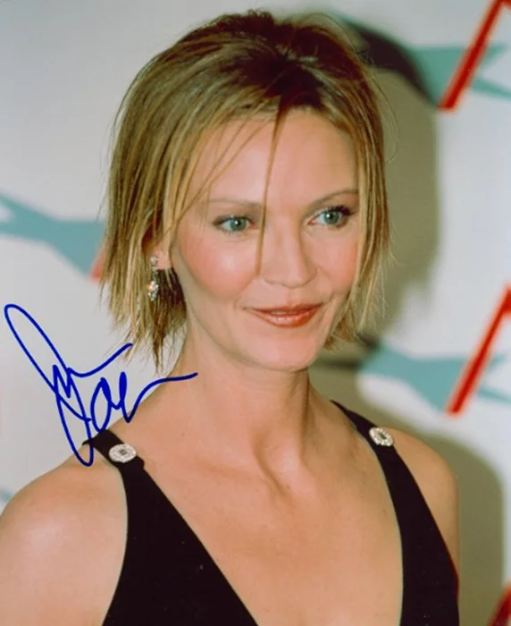 Joan Allen autograph
