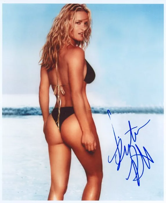 Victoria Pratt autograph