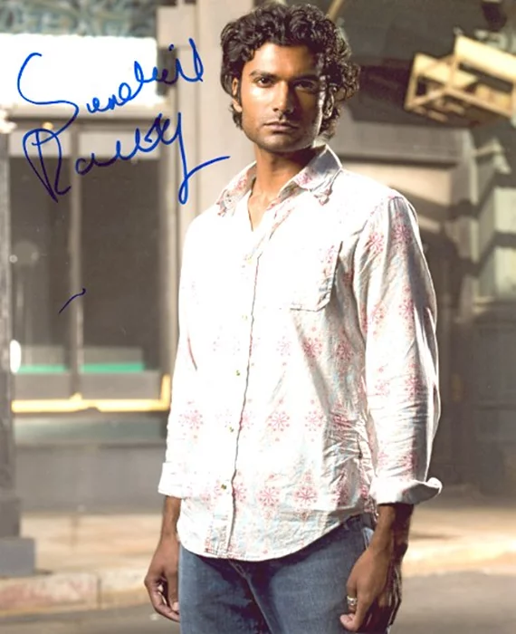 Sendhil Ramamurthy autograph