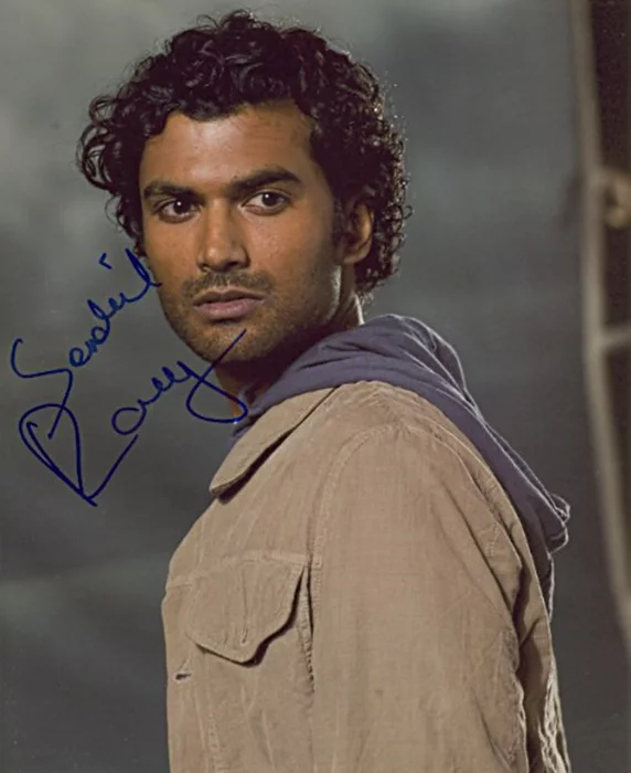 Sendhil Ramamurthy autograph