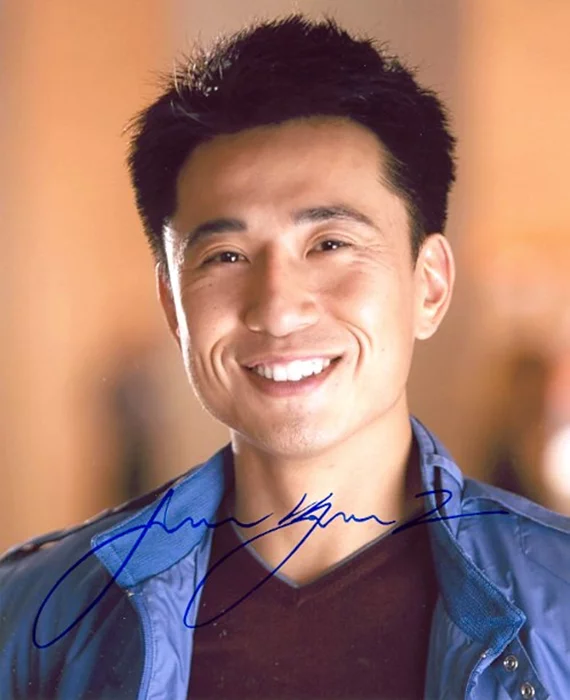 James Kyson Lee autograph