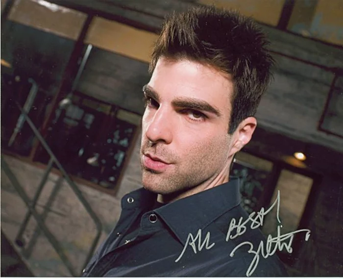 Zachary Quinto autograph