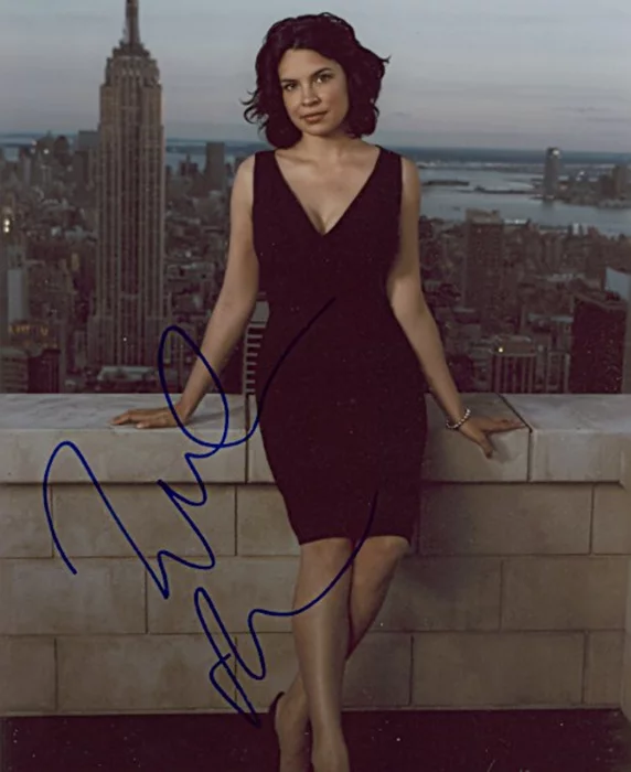 Zuleikha Robinson autograph