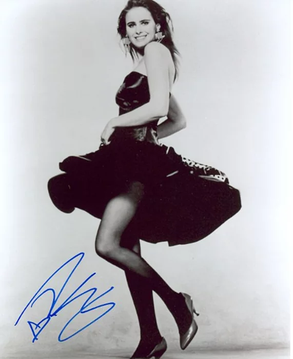 Ami Dolenz autograph