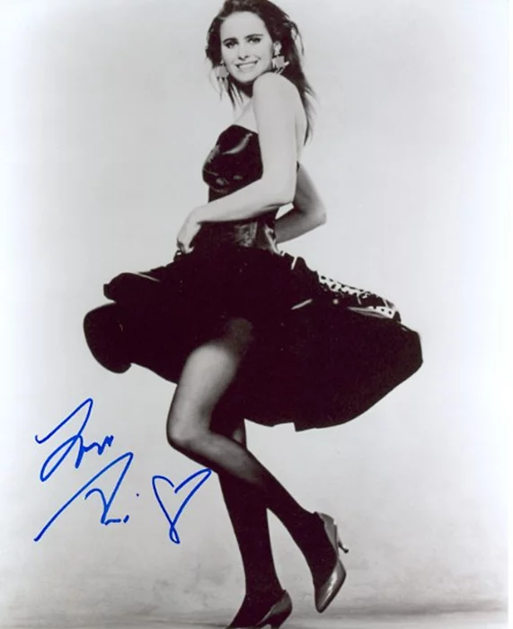 Ami Dolenz autograph