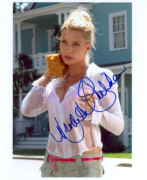 Nicollette Sheridan autograph