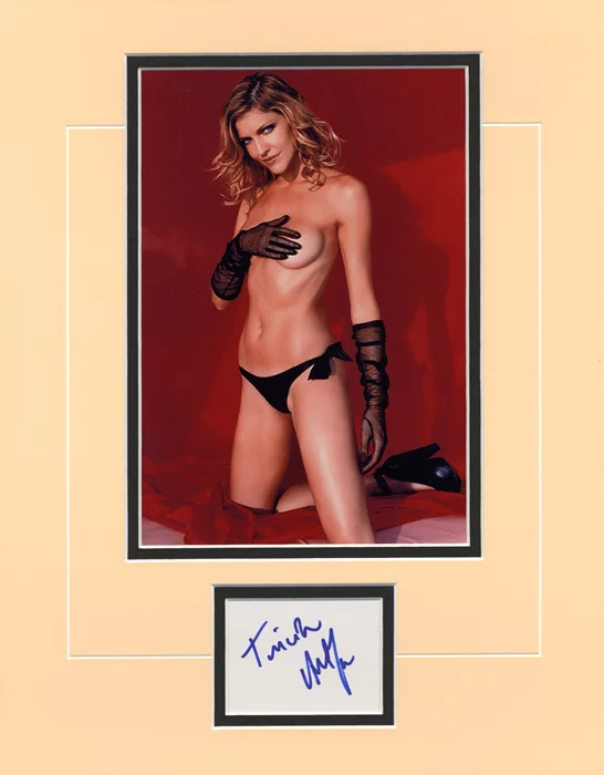 Tricia Helfer autograph