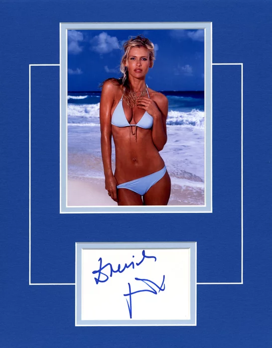 Daniela Pestova autograph