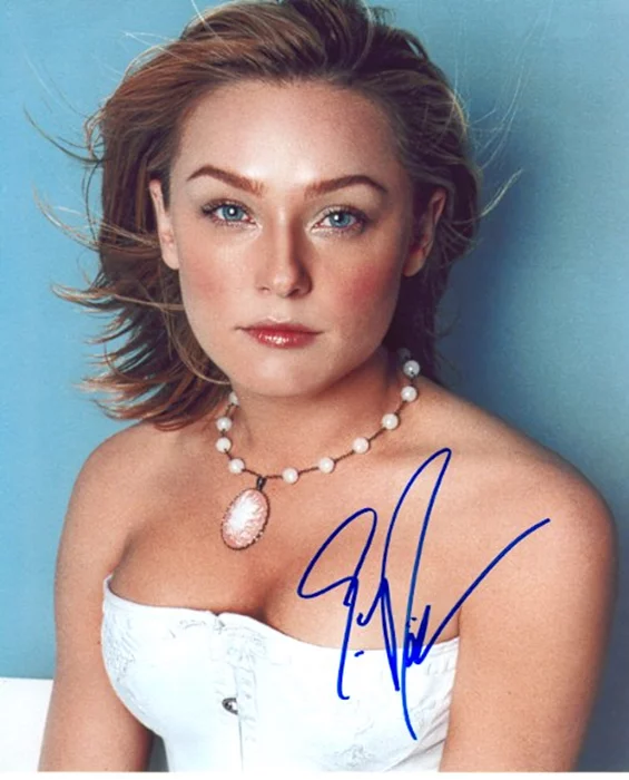 Elisabeth Rohm autograph