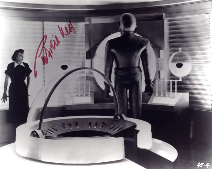 Patricia Neal autograph