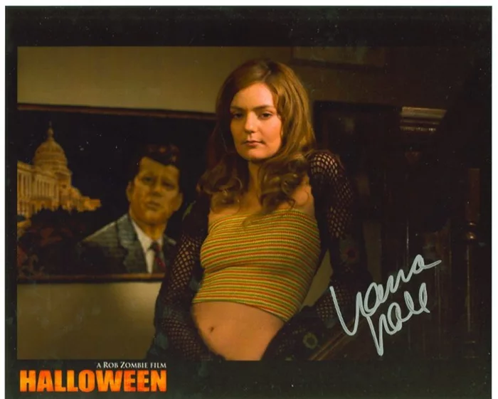 Hanna Hall autograph