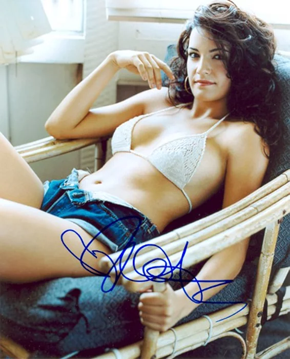 Natalia Cigliuti autograph
