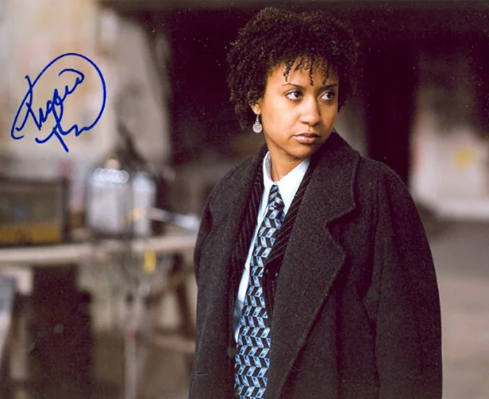 Tracie Thoms autograph