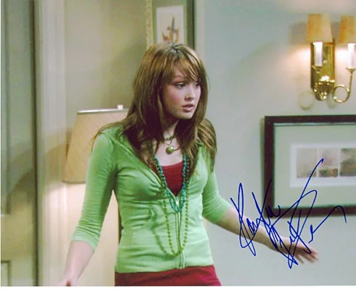 Kaylee DeFer autograph