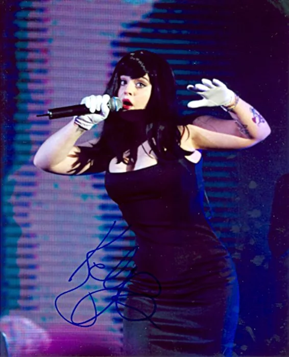 Kelly Osbourne autograph
